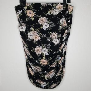 NWT Torrid Skirt Black Floral Print 1